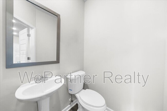 Building Photo - 204 Vickery Ln