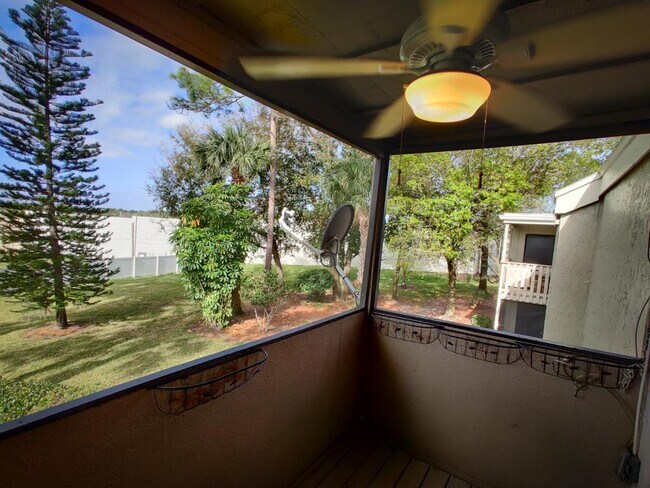 Building Photo - 165 Springwood Circle unit D