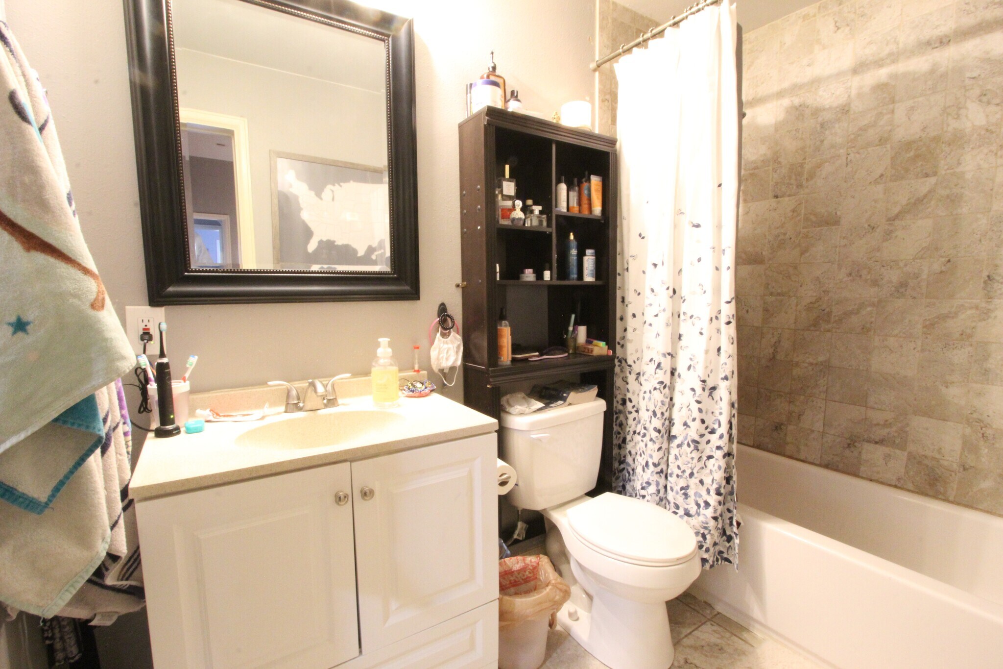 Building Photo - 4413 Umatilla St