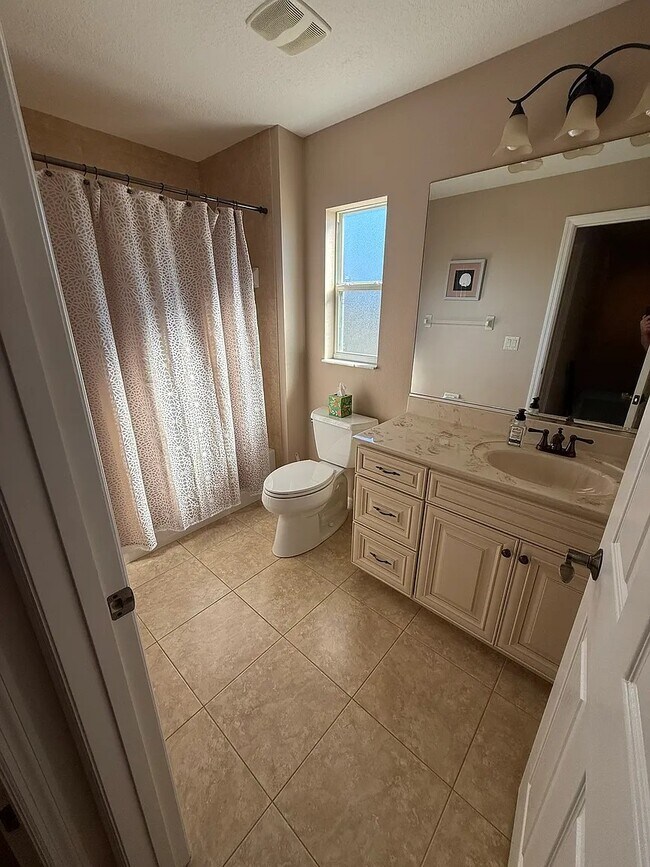 Building Photo - 7215 35th Ln E