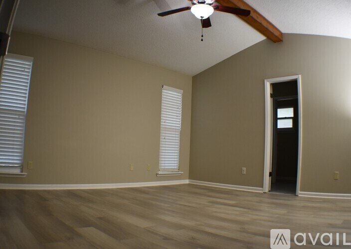 Building Photo - 10439 Inverness Dr