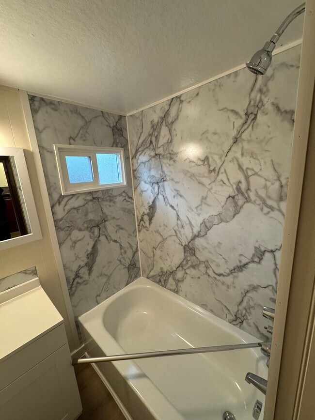 Building Photo - Dawn Ln Properties