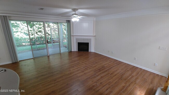 Building Photo - 11073 Castlemain Cir E