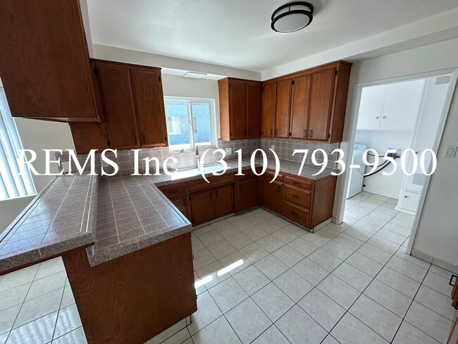 Building Photo - Beautifully Updated Home with 2-Car Garage & Large Bonus Family Room