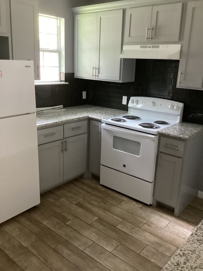 Building Photo - 27257 Diamond T