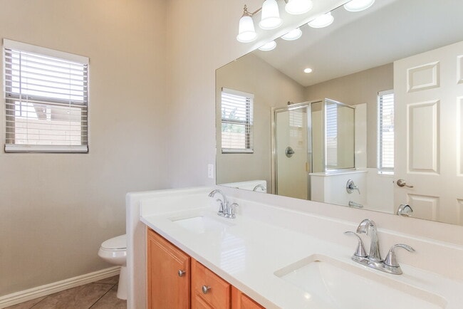 Building Photo - 3910 N 125th Dr