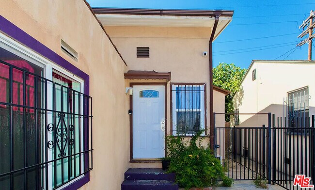 Primary Photo - 5823 Venice Blvd