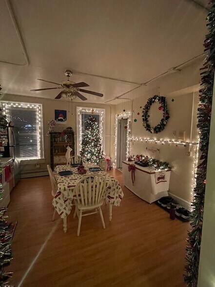 Building Photo - 516 Chapel St