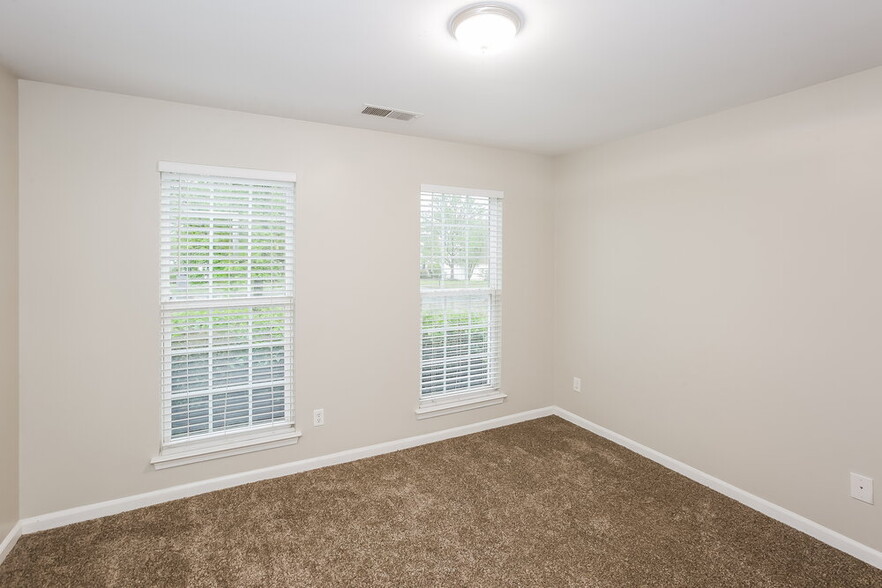 Building Photo - 3425 Stoney Garden Dr