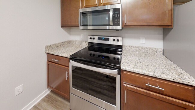 Building Photo - Condo Style Lower 1 Bedroom 1 Bathroom Apartment