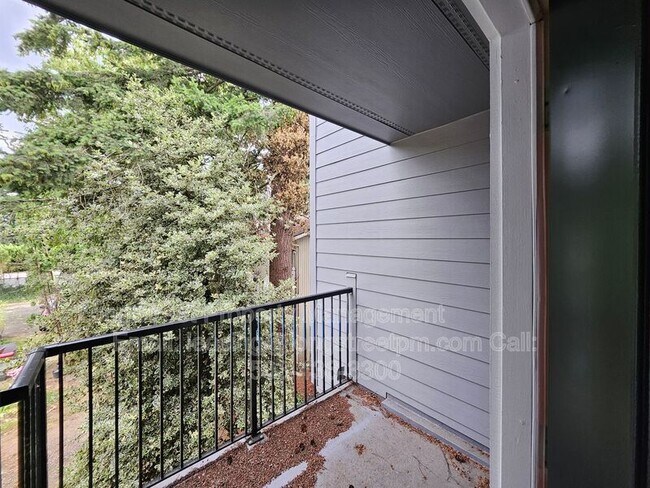 Building Photo - 20 SE 172nd Ave
