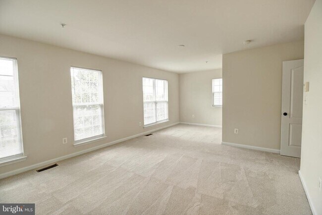 Building Photo - 111 Twin Eagle Ct