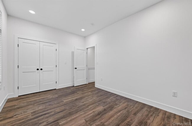 Building Photo - 19 Welling Pl