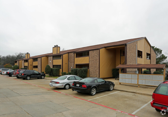 Building Photo - Hillside Village