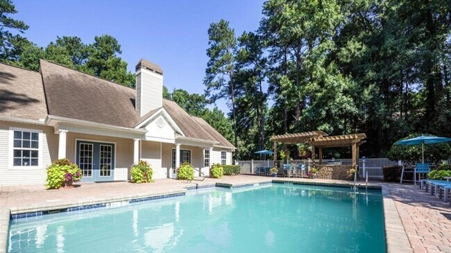 Building Photo - 550 Hampton Park Dr