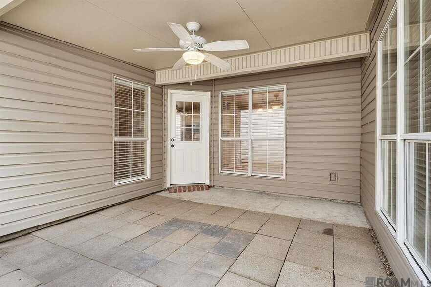 Building Photo - 5156 Stumberg Ln