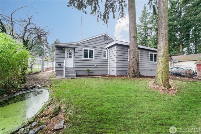 Building Photo - North Seattle - Pinehurst Updated 3 Bedroom 2 Bath Rambler