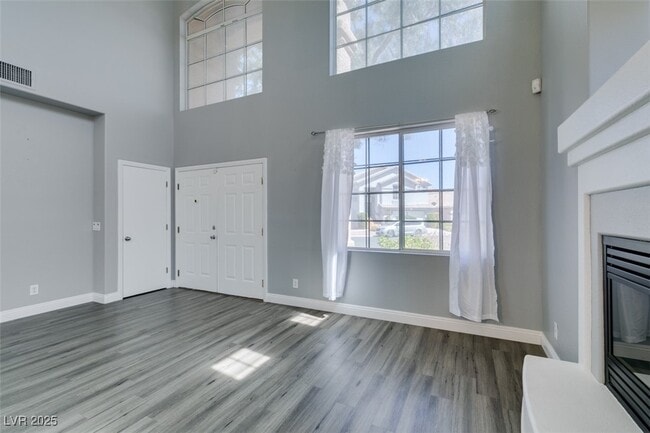 Building Photo - 9157 S Sleeping Tree St