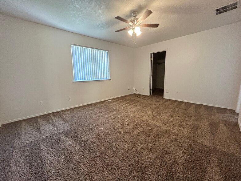 Building Photo - 538 N Meldgold Ave