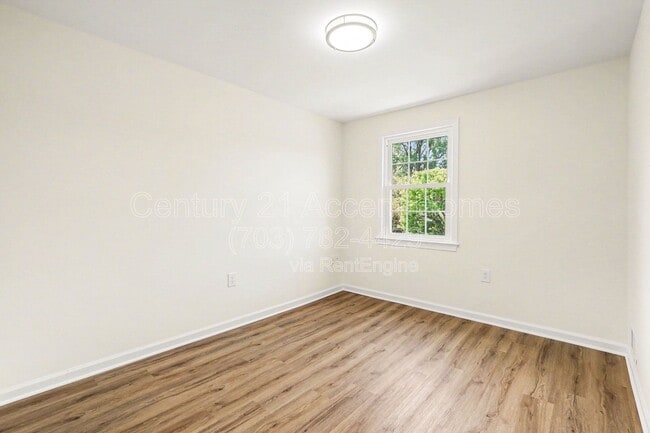 Building Photo - 7245 Reservoir Rd