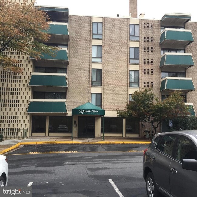 Building Photo - 6135 Leesburg Pike