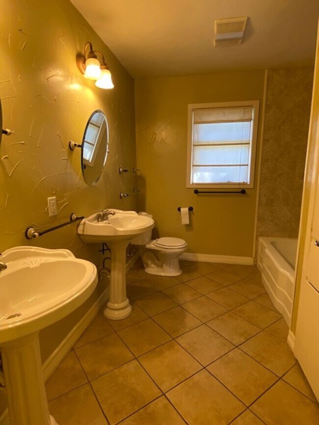 Building Photo - 5231 16th St