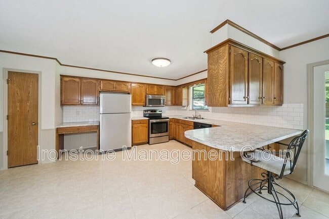 Building Photo - 8405 S Kalanchoe Ave