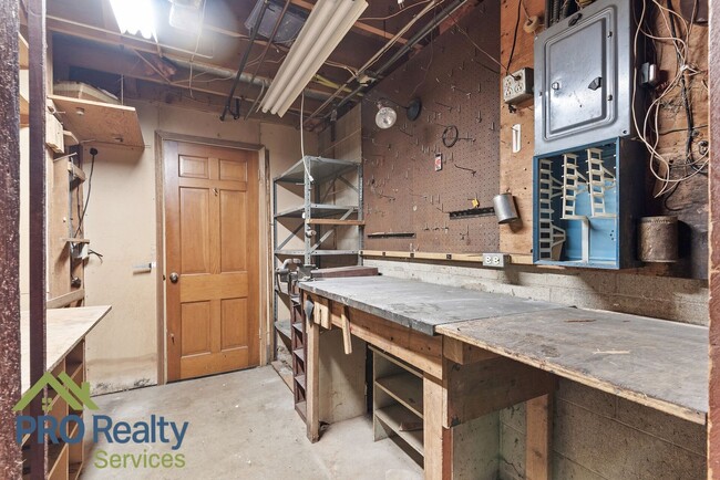 Building Photo - 3 Bedroom Plus Den Home