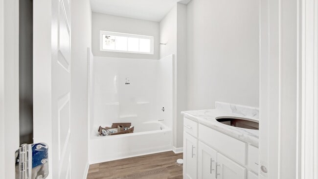 Building Photo - *** MOVE IN SPECIAL *** 3 BED 2 BATH