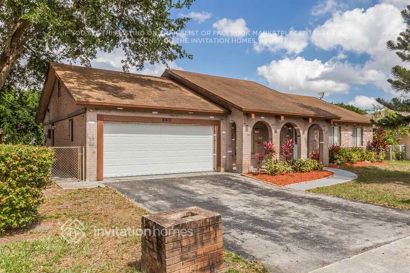 Building Photo - 10431 NW 20th Ct