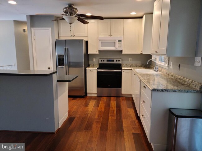 Building Photo - 2512 Deepford Dr