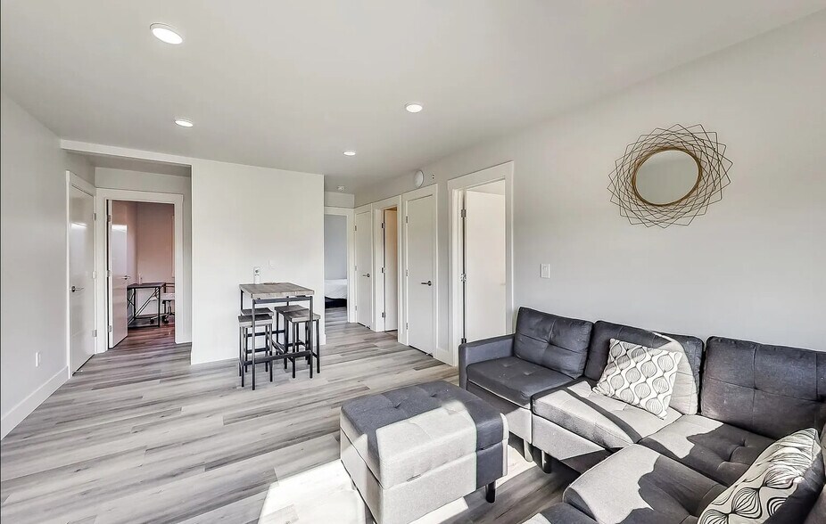 Building Photo - 3411 Adeline St