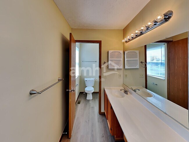 Building Photo - 5486 Avonhurst Ct