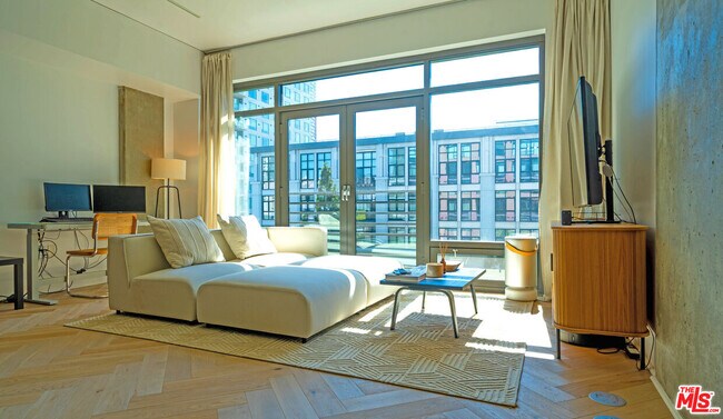 Building Photo - 1111 S Grand Ave