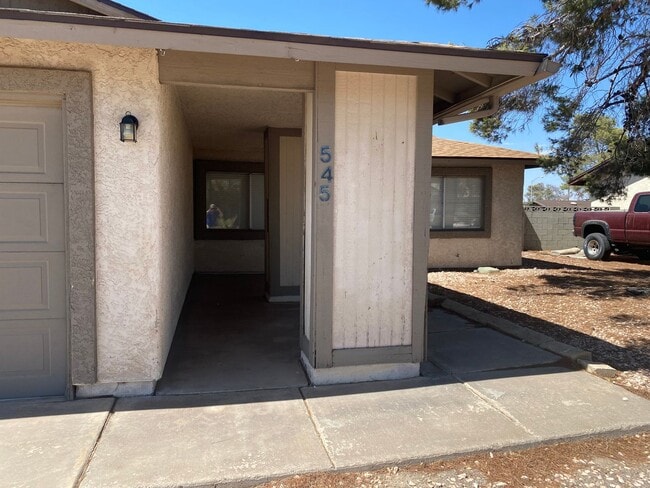 Building Photo - Henderson!!! 4 Bedrooms!! Single Story!! 2 car garage!! Big Back Yard!!! No HOA!! All Appliances!!