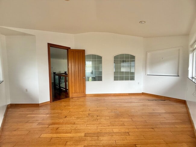Building Photo - Partially Furnished 3 Bedroom / 2.5 Bathroom Custom Home in Sandhill Estates gated community!