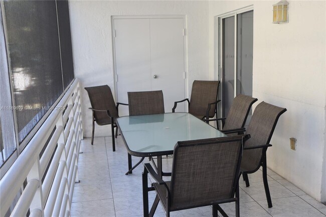 Building Photo - 17801 N Bay Rd