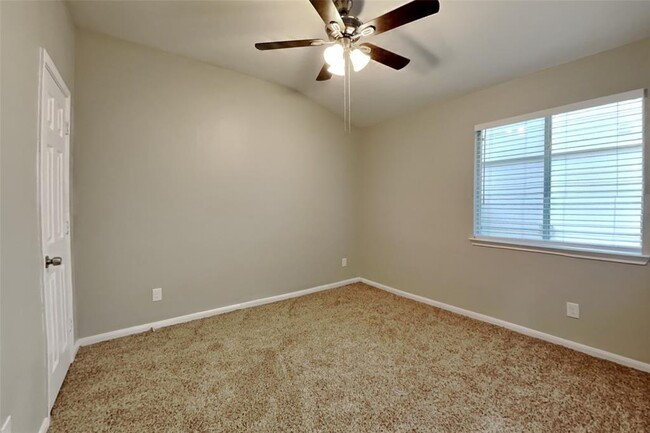 Building Photo - 21634 Falvel Lake Dr