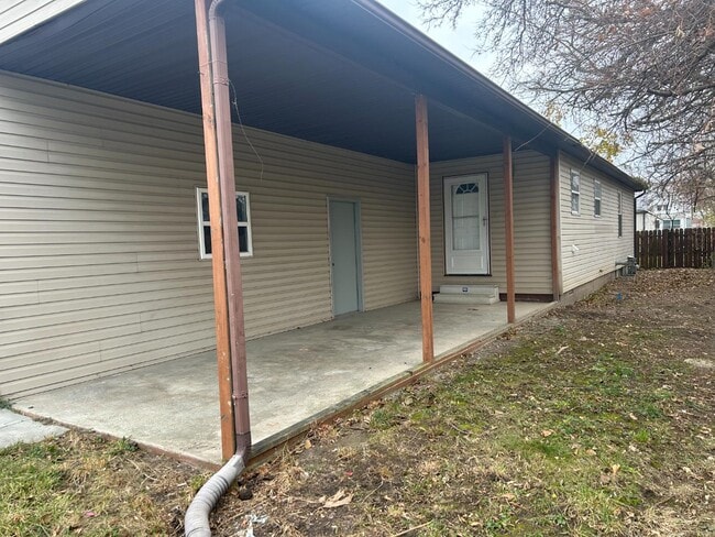 Building Photo - 1005 Bacon St