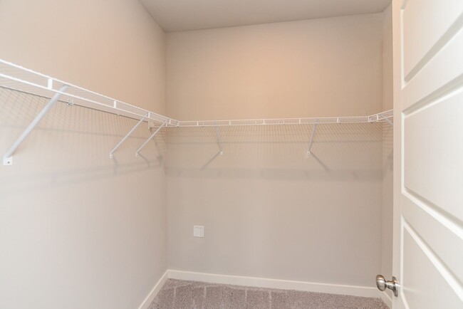 Building Photo - **2022-BUILT TOWNHOME WITH FABULOUS COMMUN...