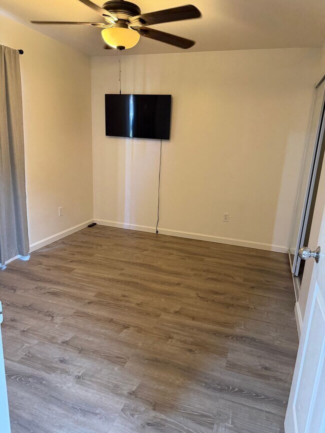 Building Photo - Ground floor 2 bedroom apartment in Wailuku