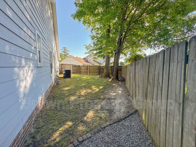Building Photo - 5813 Bacarro Pl