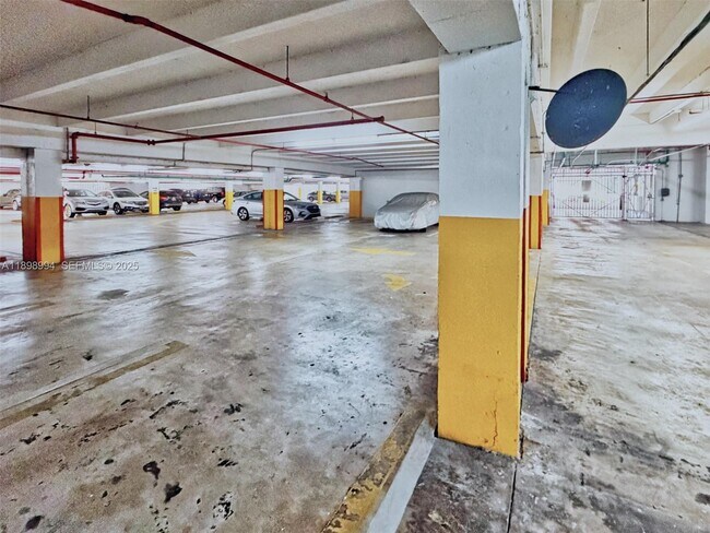 Building Photo - 2101 S Ocean Dr