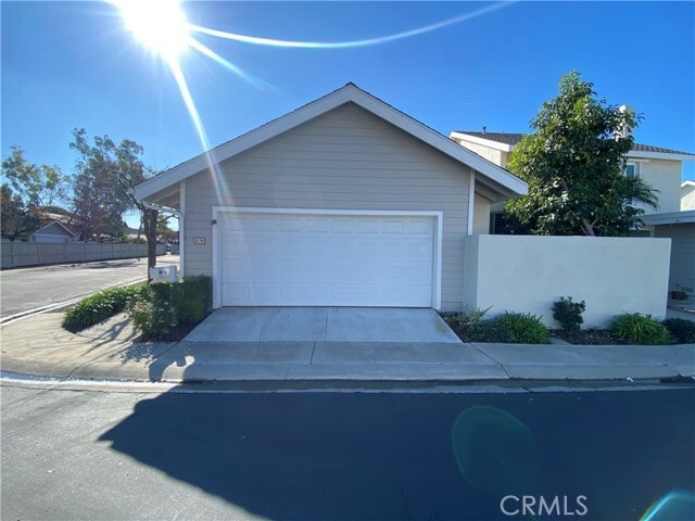 Building Photo - 24 Woodpine Dr