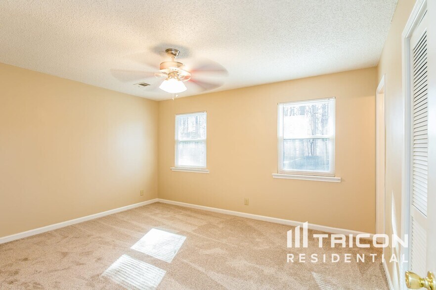 Building Photo - 2914 Sagemont Pl