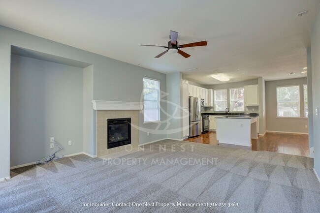 Building Photo - Stunning 3 bedroom 3 bathroom Lincoln Cros...