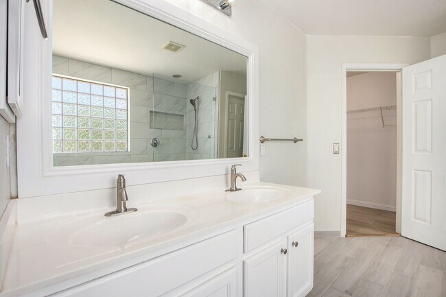 Building Photo - 3 Bedroom 2.5  Bathroom  - Villages at Ran...