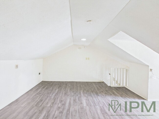 Building Photo - Coming Soon! 3 Bedroom, 1 Bath Home in Yor...