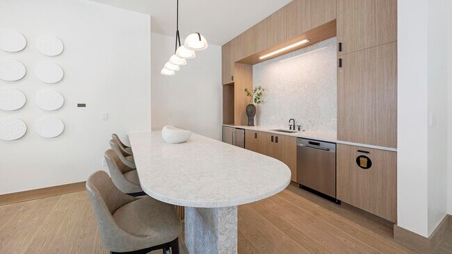 Building Photo - 955 Bannock St