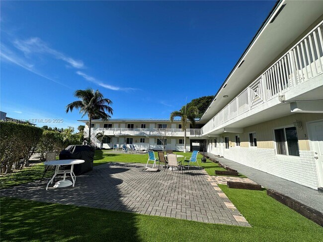 Building Photo - 110 NE 19th Ave